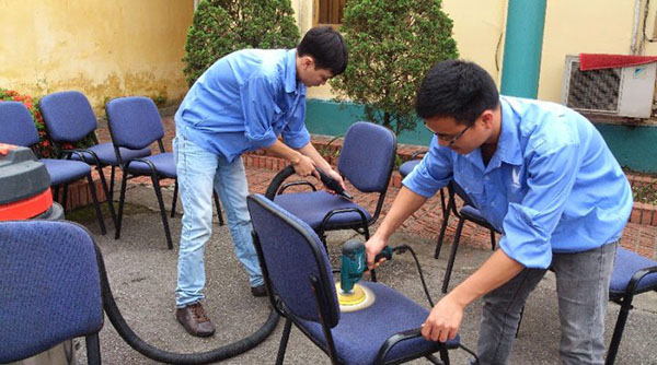 Cách vệ sinh ghế xoay văn phòng bằng vải nỉ, vải thô